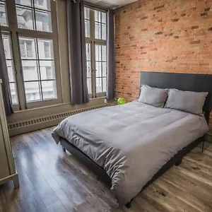Le 402 Montréal